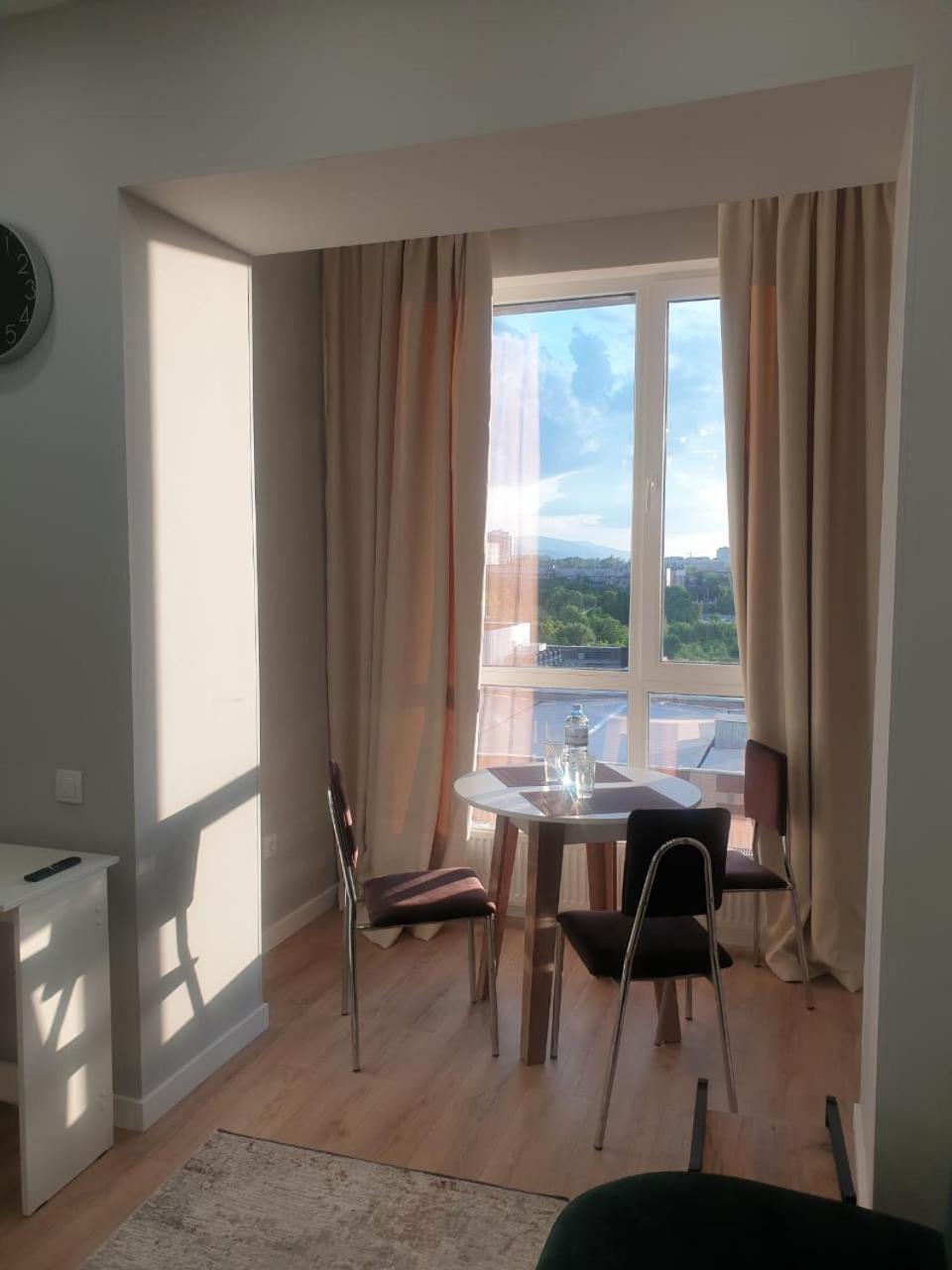 2 гармония в комфорт сити Apartment Almaty